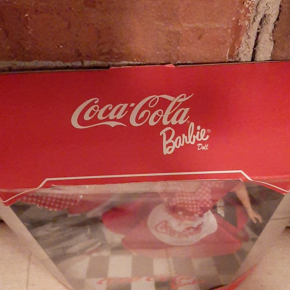 1999 Coca-Cola Barbie doll - Picture 3 of 5